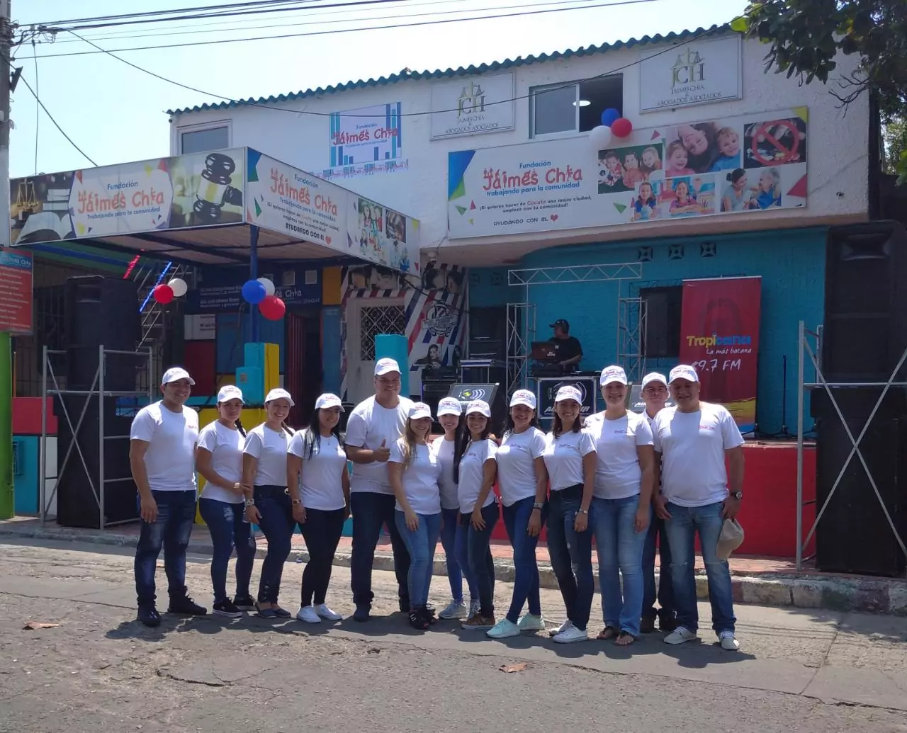 Imagen representativa de Sembrando Conciencia Verde: Niños Lideran Proyecto Innovador de Reciclaje en su Comunidad